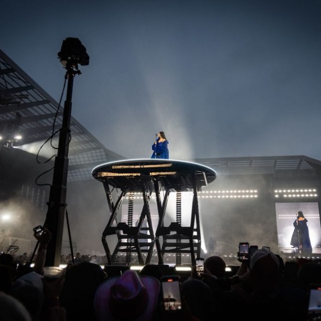 twin stage stand